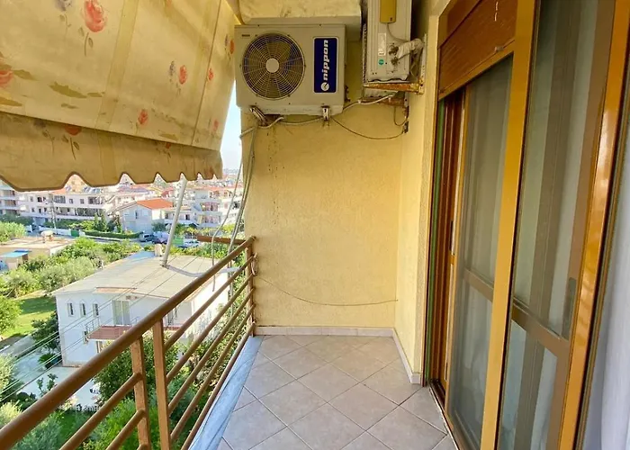 Flat In Near Διαμέρισμα